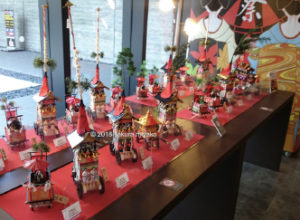 京都漢字ミュージアム内のショップ鉾の置物