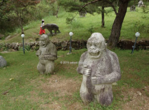 るり渓温泉のゴリラの石像